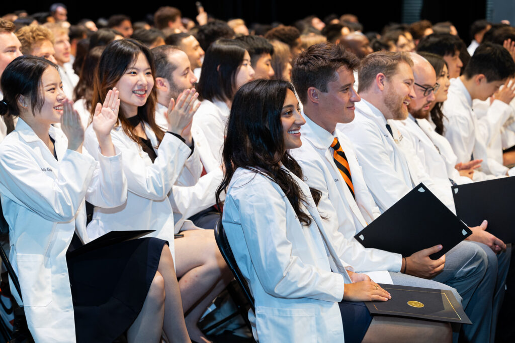 Best White Coats manufacturer4