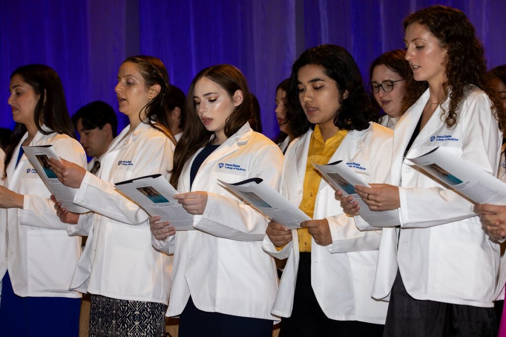 Best White Coats manufacturer3