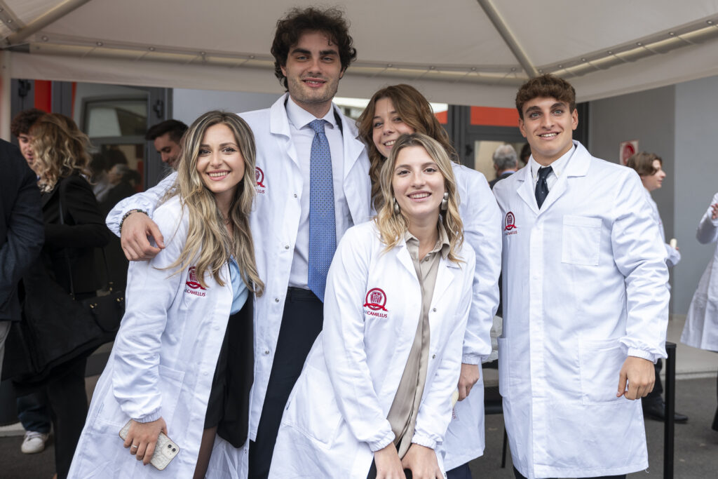 Custom White Coats Manufacturer2