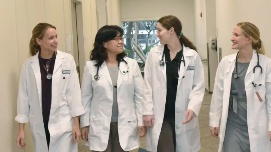 Healthcare White Coats Manufacturer 4